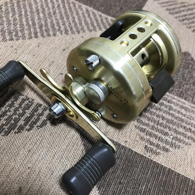 シマノ カルカッタ 201XT 左巻 RH381 日本製 JAPAN シマノ カルカッタ 201XT 左巻 RH381 日本製 JAPAN