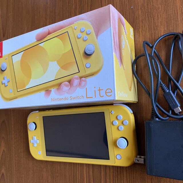 Nintendo Switch NINTENDO SWITCH LITE イエ…