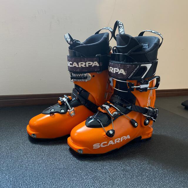 SCARPA(スカルパ)のスカルパ　マエストラーレ　25.5 スポーツ/アウトドアのスキー(ブーツ)の商品写真