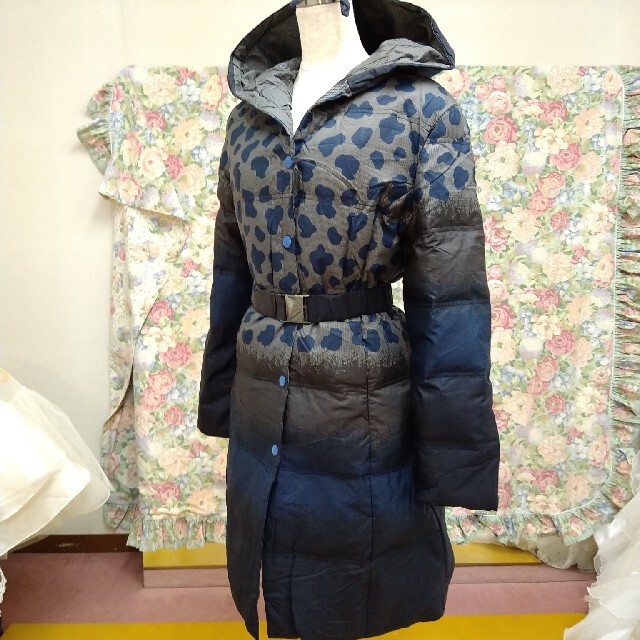 ダウンコート　トレンチコート　フーデットコート　Lサイズ レディースのジャケット/アウター(ダウンコート)の商品写真