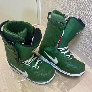 ナイキ ブーツの通販 43点 | NIKEのスポーツ/アウトドアを買うならラクマ