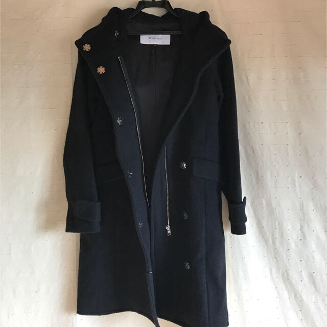 LE CIEL BLEU(ルシェルブルー)の12/25までお値下げ致します！ ルシェルブルー フード付きウールコート 黒 レディースのジャケット/アウター(ロングコート)の商品写真