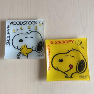 スヌーピー(SNOOPY)のスヌーピー  ガラスプレート　2枚　イエロー　ホワイト　サラダプレート　(食器)