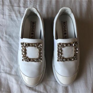 ロジェヴィヴィエ(ROGER VIVIER)のロジェヴィヴィエ スニーカー ヴィヴスケート RV ブロッシュ スリッポン 34(スニーカー)