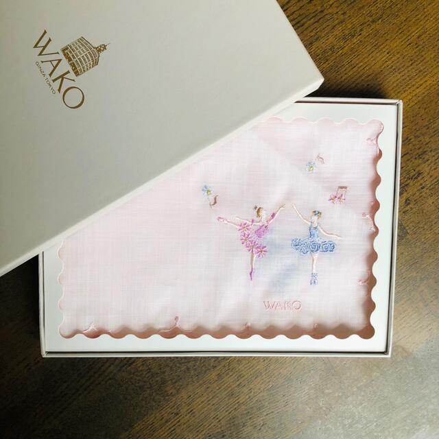 和光堂(ワコウドウ)のWAKO   和光　ハンカチ　刺繍　バレリーナ柄 レディースのファッション小物(ハンカチ)の商品写真