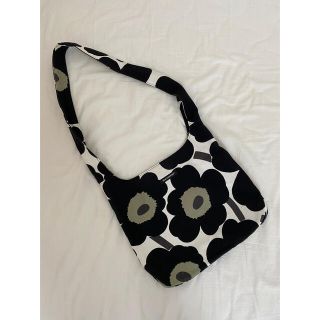 マリメッコ(marimekko)のmarimekko ウニッコ　ショルダーバック(ショルダーバッグ)