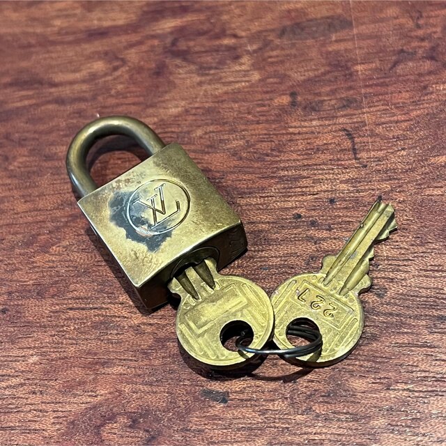 Louis Vuitton Padlock and Key # 227