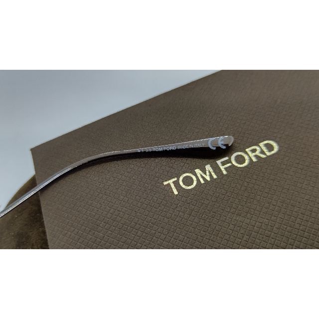 TOM FORD(トムフォード)のTOMFORD 眼鏡 新品 税込 送料無料 TF5521 053 メンズのファッション小物(サングラス/メガネ)の商品写真