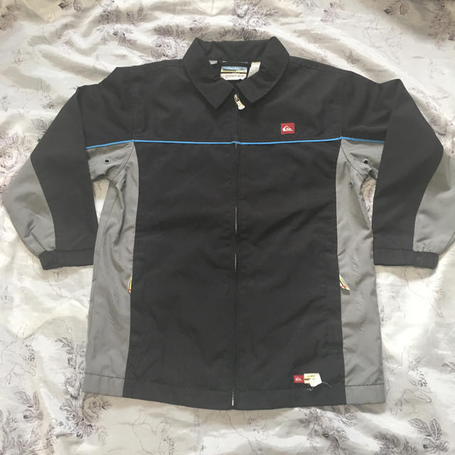 QUIKSILVER(クイックシルバー)のQuicksilver ジャンパー kids サイズXL キッズ/ベビー/マタニティのキッズ服男の子用(90cm~)(ジャケット/上着)の商品写真