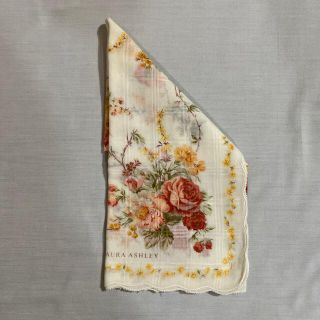 ローラアシュレイ(LAURA ASHLEY)のローラアシュレイ　ハンカチ　美品　ホワイト　#1584(ハンカチ)