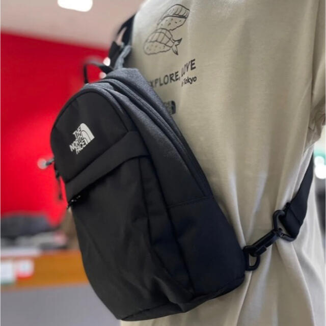 THE NORTH FACE(ザノースフェイス)の新品未使用　韓国正規品　ノースフェイス　スリングバッグ　ショルダーバッグ メンズのバッグ(ショルダーバッグ)の商品写真