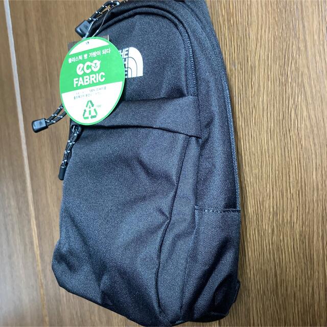 THE NORTH FACE(ザノースフェイス)の新品未使用　韓国正規品　ノースフェイス　スリングバッグ　ショルダーバッグ メンズのバッグ(ショルダーバッグ)の商品写真