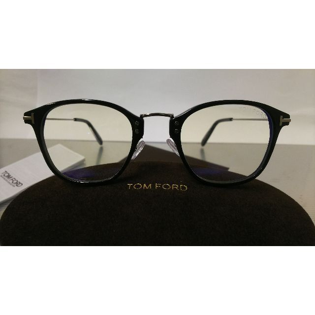 TOM FORD(トムフォード)のトムフォード 眼鏡 送料無料 新品 TF5649-D-B 001 ブラックカラー メンズのファッション小物(サングラス/メガネ)の商品写真