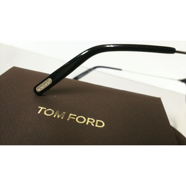 TOM FORD(トムフォード)のトムフォード 眼鏡 送料無料 新品 TF5649-D-B 001 ブラックカラー メンズのファッション小物(サングラス/メガネ)の商品写真