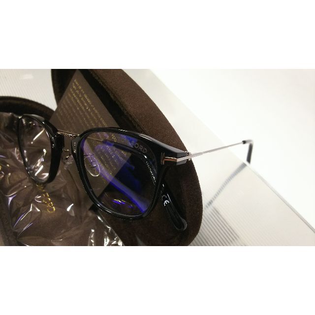 TOM FORD(トムフォード)のトムフォード 眼鏡 送料無料 新品 TF5649-D-B 001 ブラックカラー メンズのファッション小物(サングラス/メガネ)の商品写真