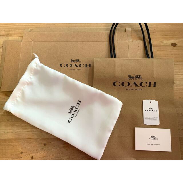 COACH(コーチ)のCOACH  C4603 スヌーピー長財布　新品　未使用 レディースのファッション小物(財布)の商品写真