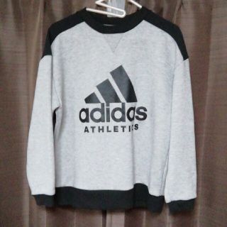 アディダス(adidas)のadidasトレーナー(Tシャツ/カットソー)