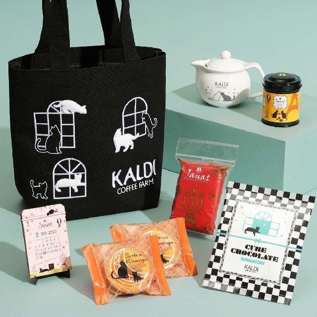 KALDI(カルディ)のカルディー猫の日バック 食品/飲料/酒の食品(菓子/デザート)の商品写真