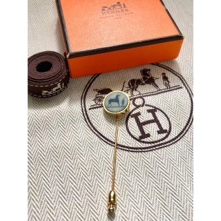 エルメス(Hermes)の【本物・美品】HERMES エルメス コロゾ ピンブローチ ゴールド GP(コサージュ/ブローチ)