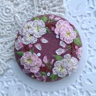 さくら　刺繍ブローチ/ヘアゴム　ハンドメイド(コサージュ/ブローチ)