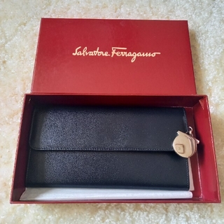 サルヴァトーレフェラガモ(Salvatore Ferragamo)の財布(財布)