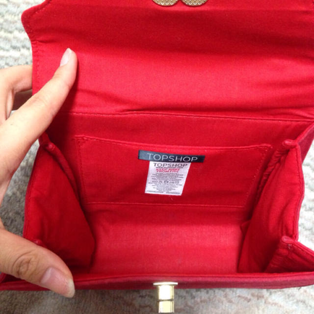 TOPSHOP(トップショップ)の【送料無料】TOPSHOPの赤いバック レディースのバッグ(ショルダーバッグ)の商品写真