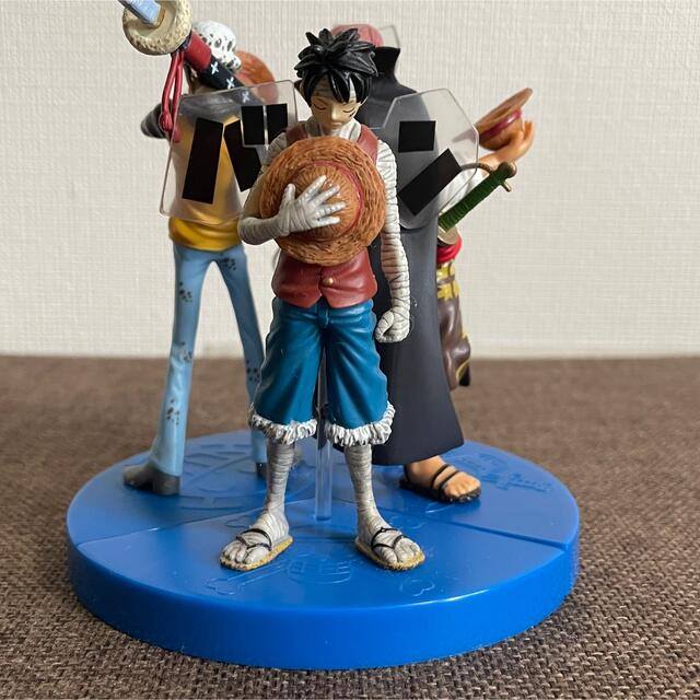 ONE PIECE　ワンピース　ロー　シャンクス　フィギュア