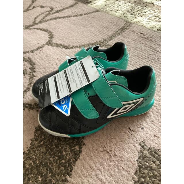 UMBRO(アンブロ)のアンブロ　サッカーシューズ キッズ/ベビー/マタニティのキッズ靴/シューズ(15cm~)(その他)の商品写真