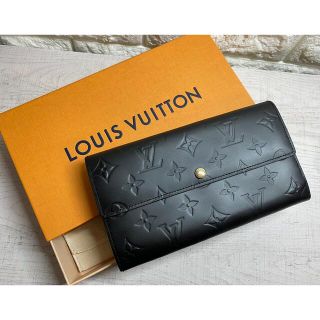 ルイヴィトン(LOUIS VUITTON)のルイヴィトン ポルトフォイユ・サラ ヴェルニ レッド×マットブラック 長財布(財布)