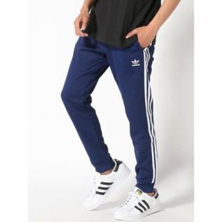 アディダス(adidas)のアディダス オリジナルス Primeblue SST トラックパンツ Mサイズ(その他)