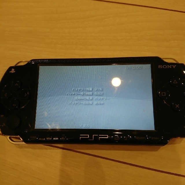 PlayStation Portable(プレイステーションポータブル)の美品☆psp純正バッテリー。1000専用。２つセット。動作確認済み。除菌済み エンタメ/ホビーのゲームソフト/ゲーム機本体(携帯用ゲーム機本体)の商品写真