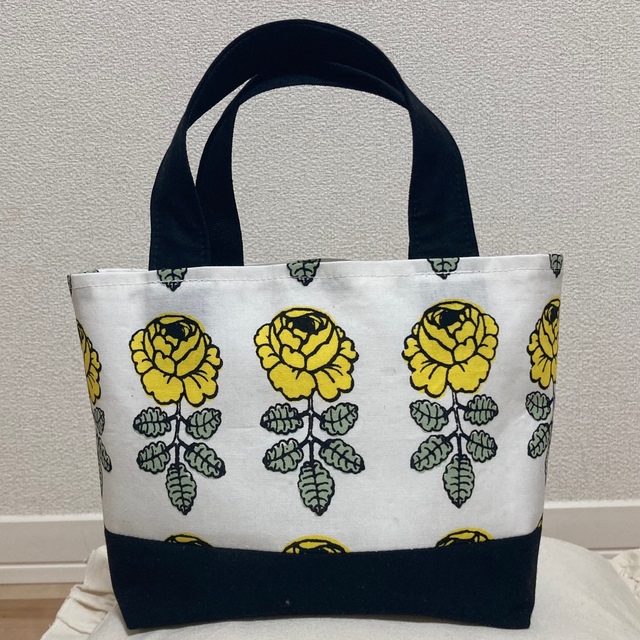 marimekko(マリメッコ)のマリメッコ marimekko ハンドメイド　トートバッグ　お弁当 ハンドメイドのファッション小物(バッグ)の商品写真