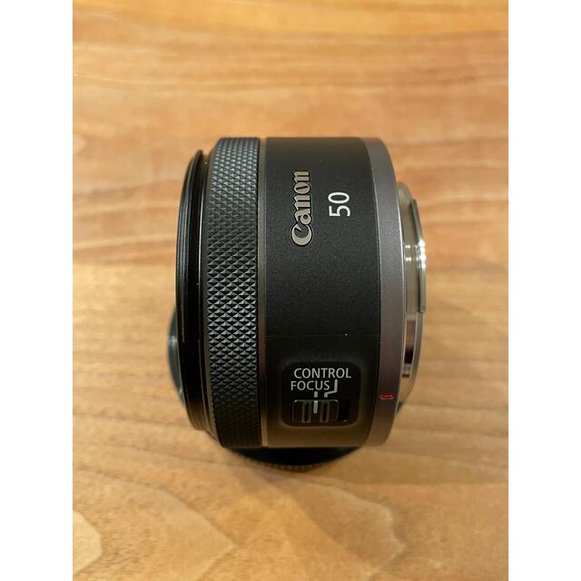 Canon(キヤノン)のRF50mm F1.8 STM スマホ/家電/カメラのカメラ(レンズ(単焦点))の商品写真