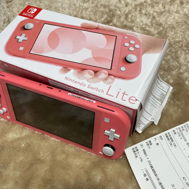 Nintendo Switch LITE コーラル