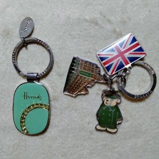 ハロッズ(Harrods)のHarrodsのキーホルダー2つ(キーホルダー)