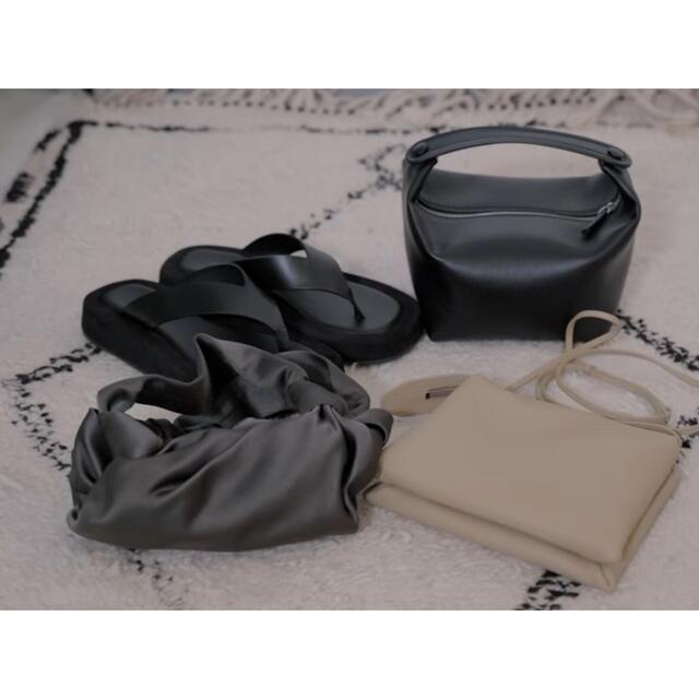 Drawer(ドゥロワー)のTHE ROW ascot two bag ザロウ レディースのバッグ(ハンドバッグ)の商品写真