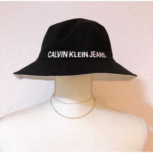 Calvin Klein(カルバンクライン)のCalvin Klein カルバンクライン リバーシブルバケットハット レディースの帽子(キャップ)の商品写真