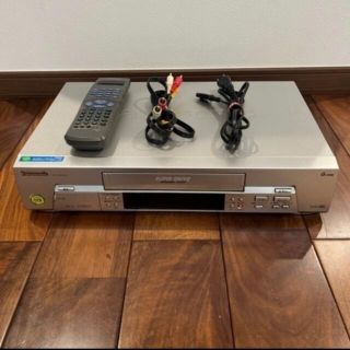 パナソニック(Panasonic)の✨パナソニック✨リモコン付きHi-Fi VHSプレイヤーNV-HV3G(その他)