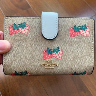 早い者勝ち　COACH いちご柄 折り財布