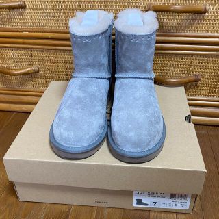 希少!!】 □大人気□UGG□ムートンブーツ□新品未使用□ネイビー