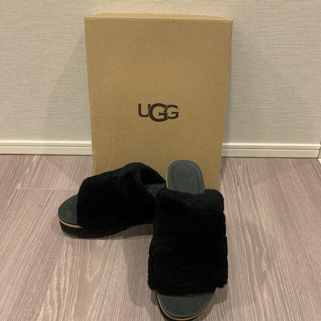 UGG アグ　フラッフ イヤー サンダル　厚底サンダル