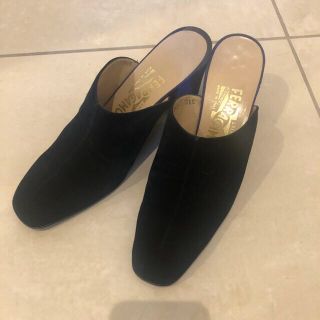 サルヴァトーレフェラガモ(Salvatore Ferragamo)のフェラガモ　Ferragamo ヌバックミュール　size 7 c ネイビー(ミュール)