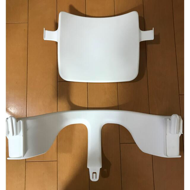 Stokke(ストッケ)のトリップトラップ　ベビーチェア　ベビーガード　白　ホワイト キッズ/ベビー/マタニティのキッズ/ベビー/マタニティ その他(その他)の商品写真