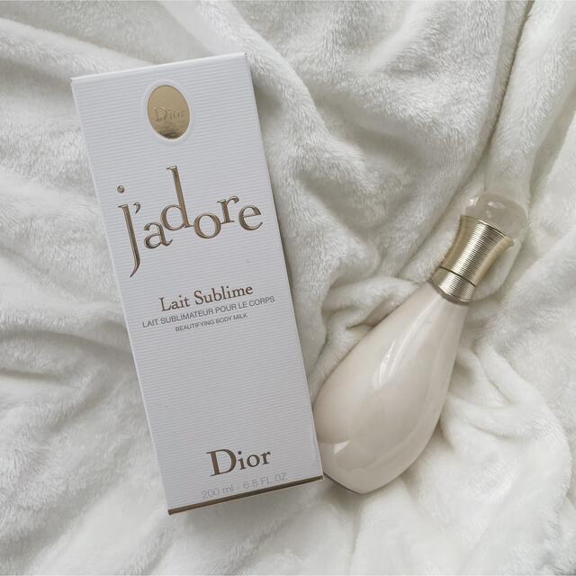 Christian Dior(クリスチャンディオール)のジャドール　ボディミルク　200ml  箱あり コスメ/美容のボディケア(ボディローション/ミルク)の商品写真