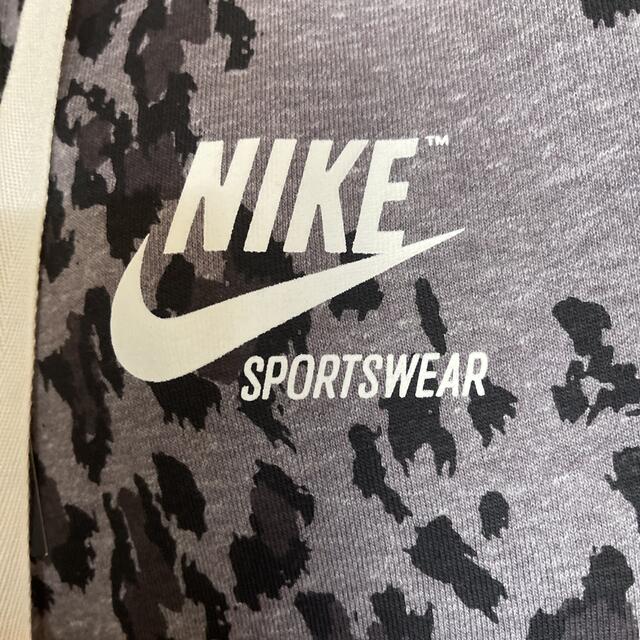 NIKE(ナイキ)のNIKE SPORTS WEARレディースパーカー レディースのトップス(パーカー)の商品写真