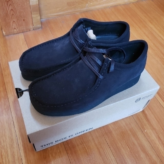 Clarks(クラークス)のclarks wallabee 2 black UK8 メンズの靴/シューズ(ブーツ)の商品写真