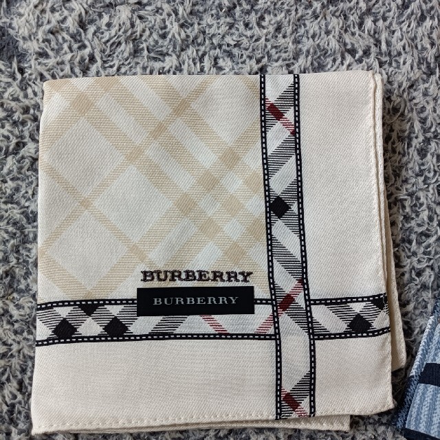 BURBERRY(バーバリー)のBURBERRYメンズハンカチ2枚セット メンズのファッション小物(ハンカチ/ポケットチーフ)の商品写真