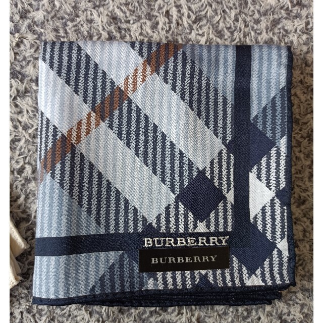 BURBERRY(バーバリー)のBURBERRYメンズハンカチ2枚セット メンズのファッション小物(ハンカチ/ポケットチーフ)の商品写真