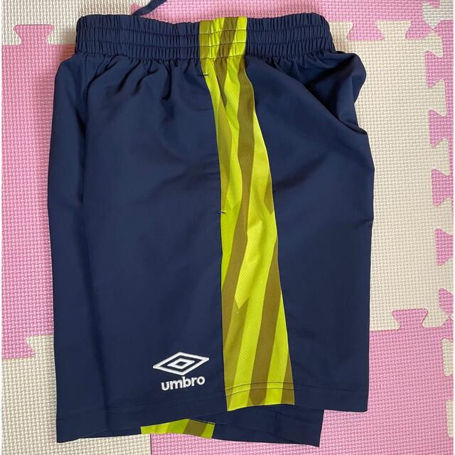 UMBRO(アンブロ)の［専用です］umbro／140／キッズ／サッカー スポーツ/アウトドアのサッカー/フットサル(ウェア)の商品写真