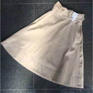 エイチアンドエム(H&M)の【新品】Ｈ＆Ｍ ウエストベルトフレアスカート(ひざ丈スカート)